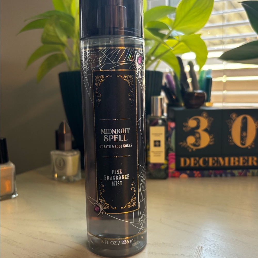 Bath & Body Works Midnight Spell Fragrance Mist - Black and Gold